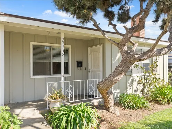 21135 Freeport Ln, Huntington Beach, CA 92646