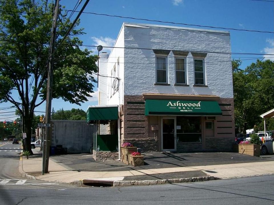 2nd image of 1 Ashwood Ave