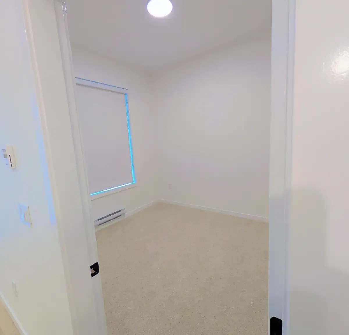 2 bed, 700 sqft, $2,400 — Photo 3