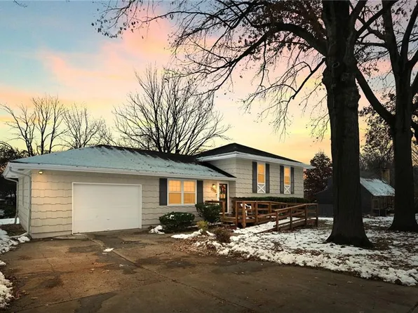 9227 Eastern Ave, Kansas City, MO 64138