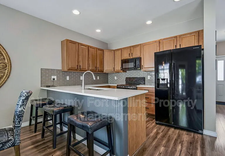 2333 Windrow Dr — Photo 5