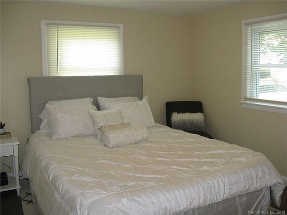 BEDROOM - RANCH STYLE APARTMENT