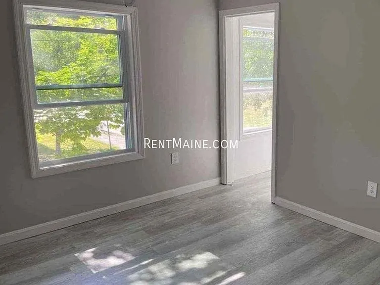 46 Bradbury St #3 — Photo 10