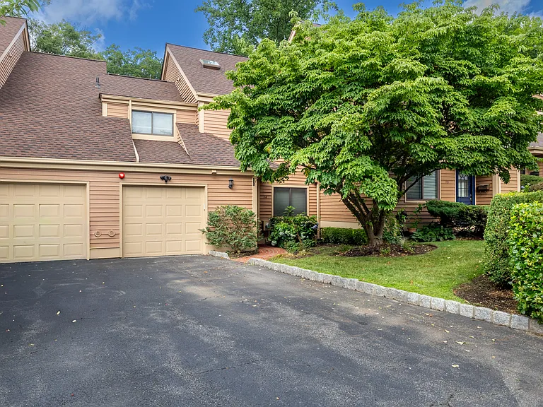 driveway / one car garage