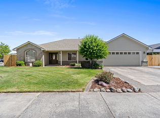 537 Crystal Dr, Eagle Pt, OR