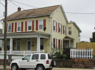 22 S 9th St, Akron, PA 17501