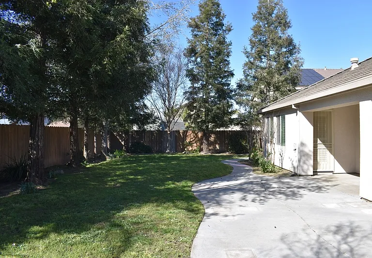2261 Pillsbury Rd — Photo 47