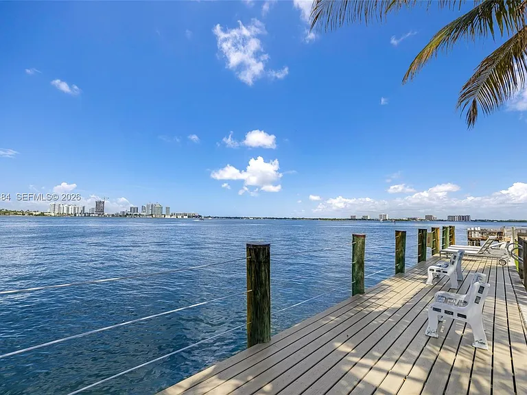 2250 Bay Dr #7 — Photo 1