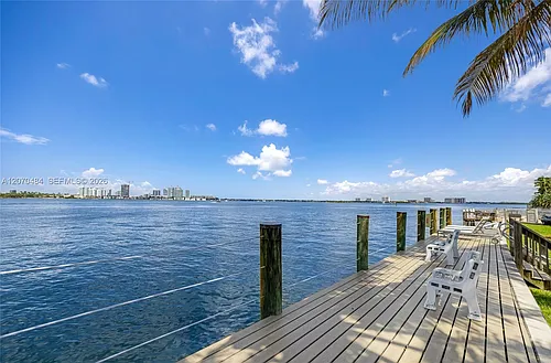 2250 Bay Dr #7 Photo 1