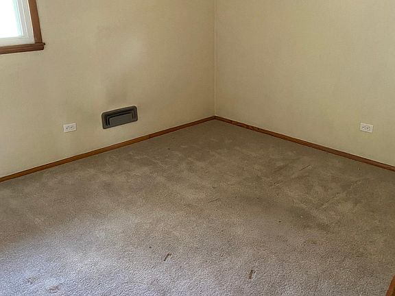 3rd image of 138 Indianwood Dr