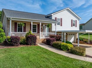 10 Hunters Ridge Ct, Granite Falls, NC 28630