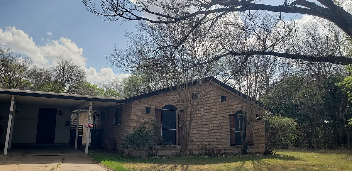 Front of home - 4706B Sagebrush Cir