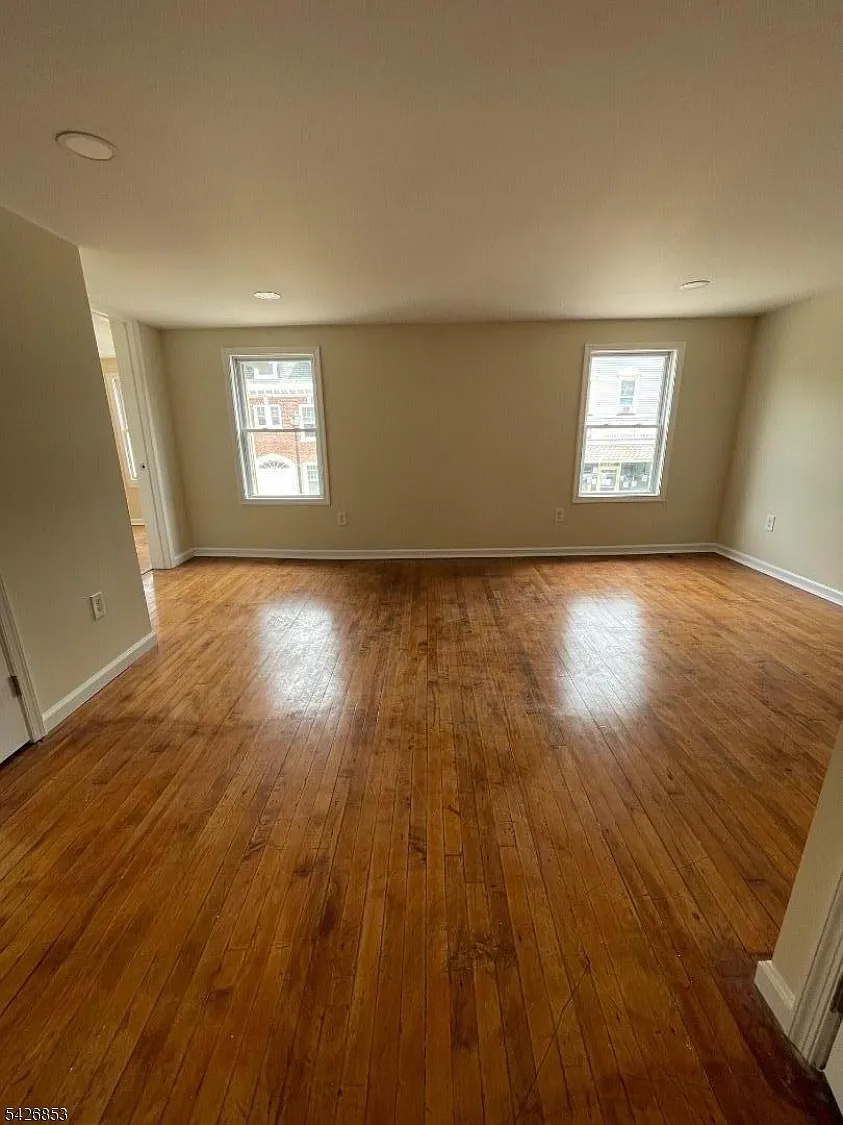2 bed, 1.0 bath, $1,450 — Photo 1