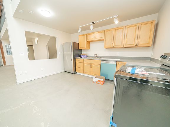 5th image of 1617 32nd St #E