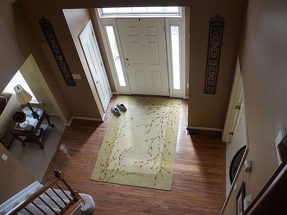 Foyer (2nd floor view)