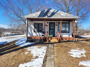 913 W Howard St, Creston, IA 50801