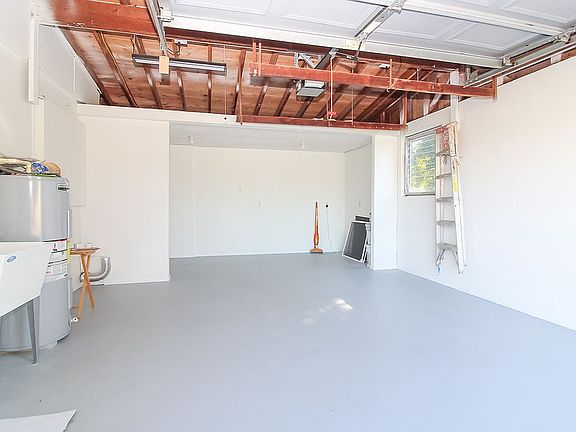 1 car garage - laundry h/ups