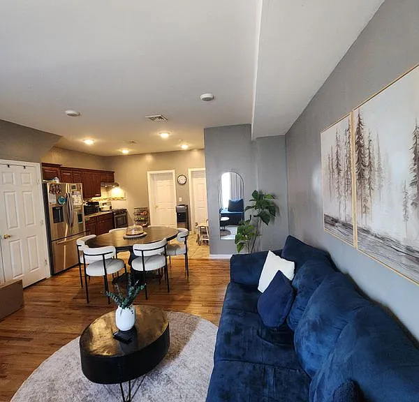 245 W Grand St #1RST — Photo 17