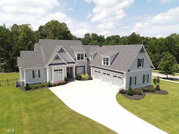 2nd image of 350 Sidney Ln