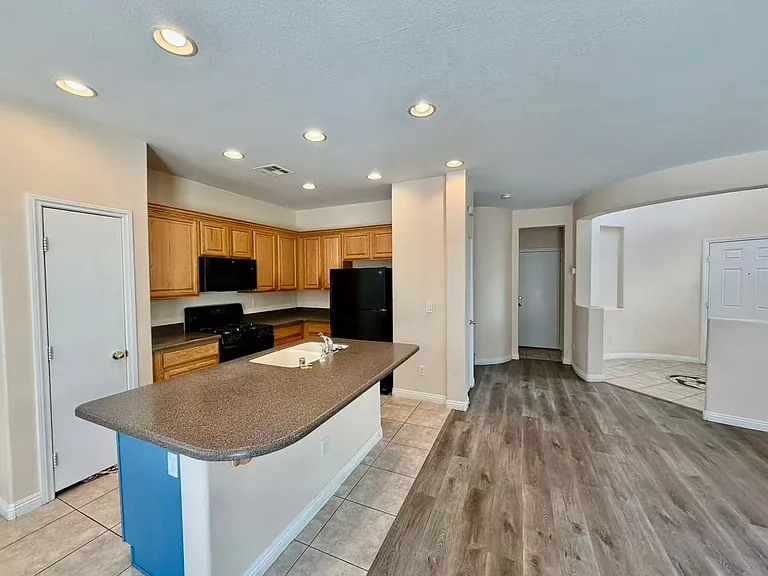 9137 Wine Cellar Ave — Photo 6