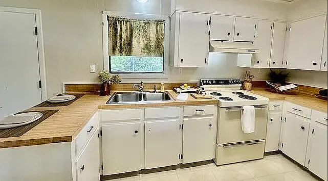232 Auburn Dr — Photo 3