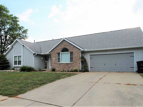 3rd image of 3212 Lindale Ln