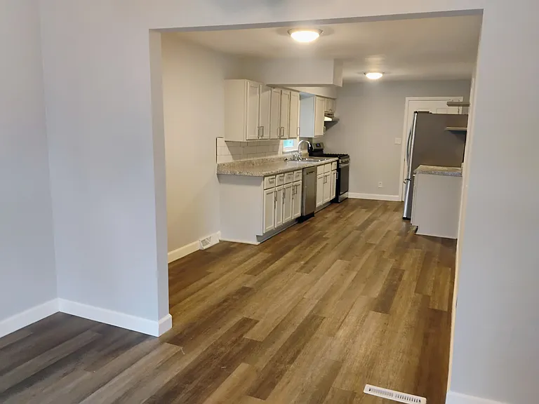 3520 Colorado St — Photo 3
