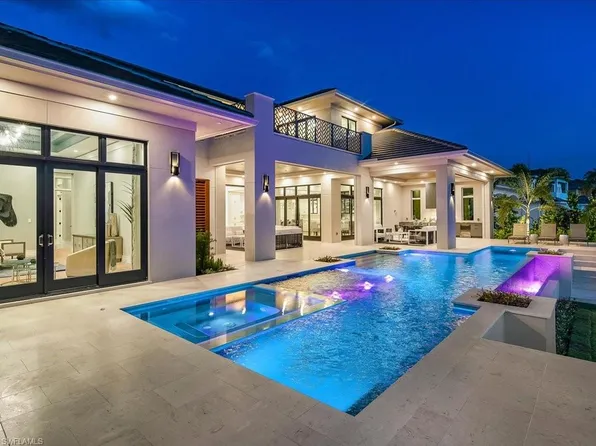 3841 Crayton RD, NAPLES, FL 34103