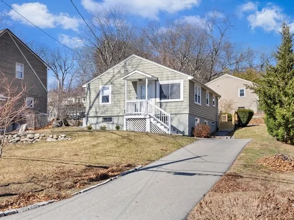 98 Lakeshore Dr, Marlborough, MA 01752