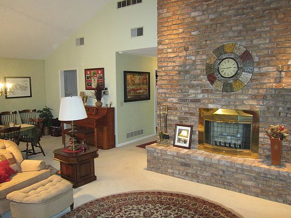 3rd image of 201 Village Ln