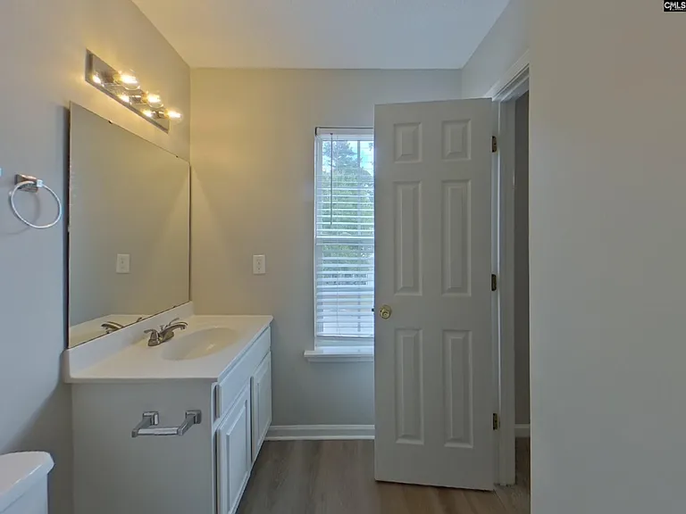 381 Valley Heights Ln — Photo 8