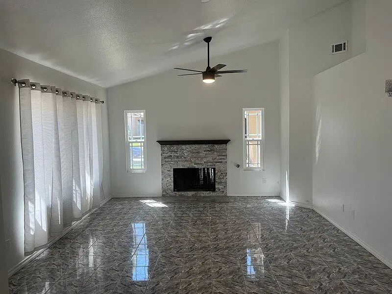 3 bed, 2.0 bath, $2,895 — Photo 3