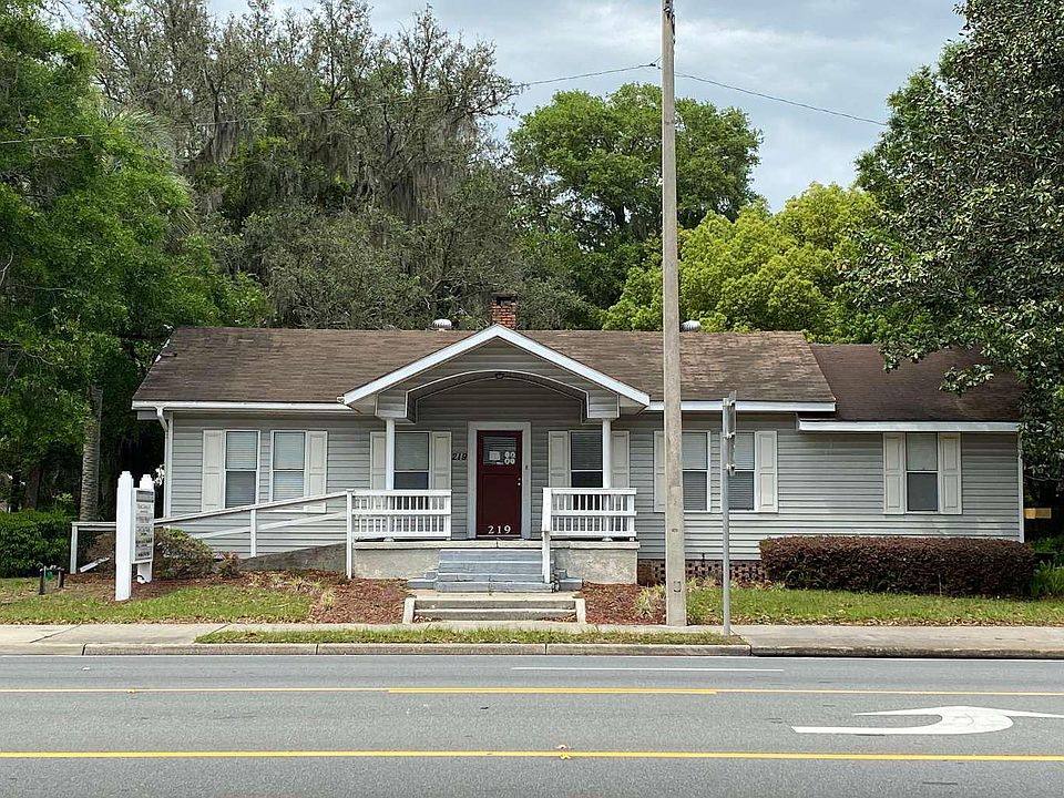 1st image of 219 SE Baya Dr