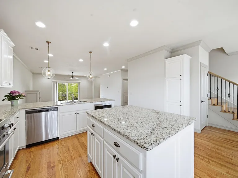 1333 E 41st Pl — Photo 11