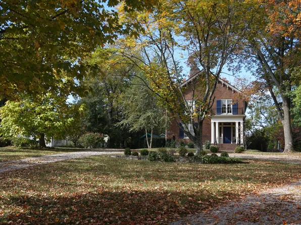 301 S Main St, Versailles, KY 40383