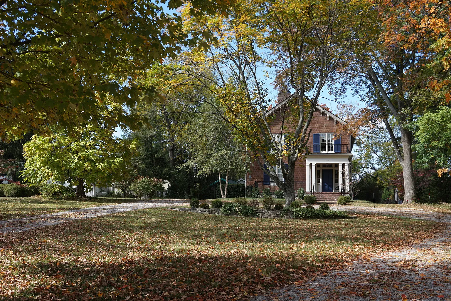 301 S Main St photo 1