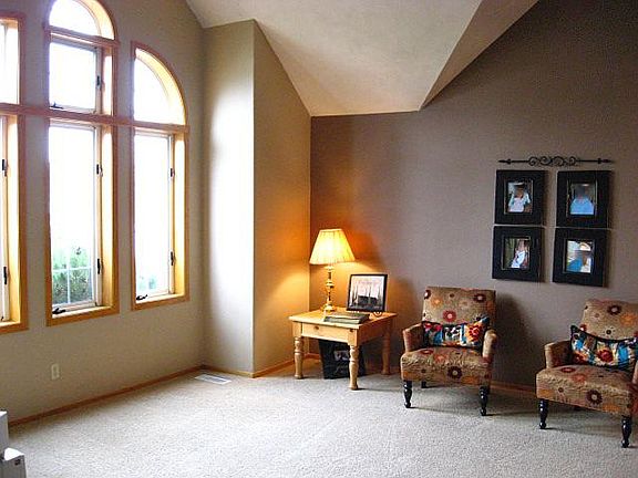 2nd image of 2545 Waterford Ln