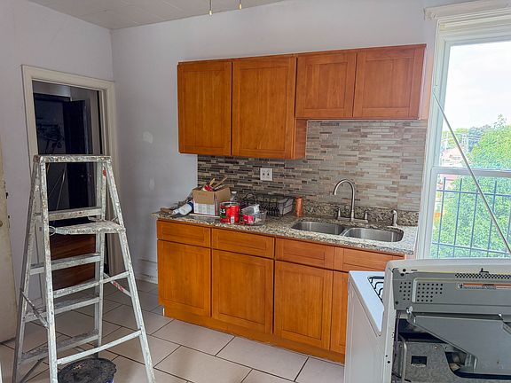 5th image of 3329 S Western Blvd #3S