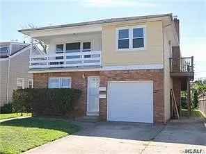 538 E Walnut St — Photo 2