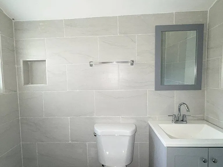 101 W 21st St #1 — Photo 5