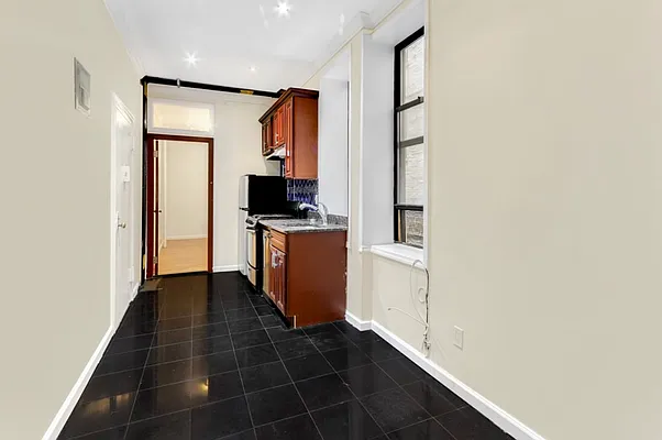 Rented by REZI | media 29