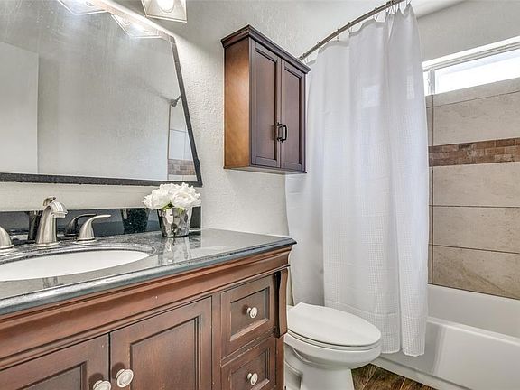 5th image of 2518 Beverly Hills Ln