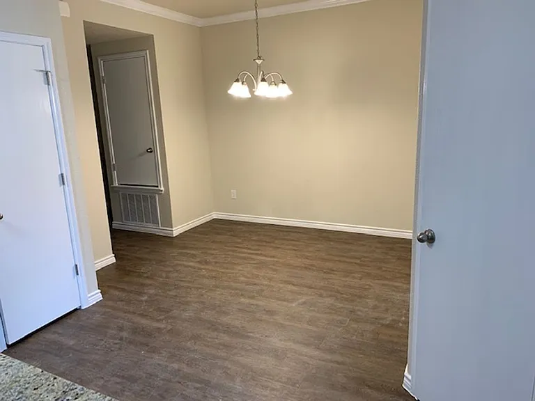 6706 University Village Way — Photo 4