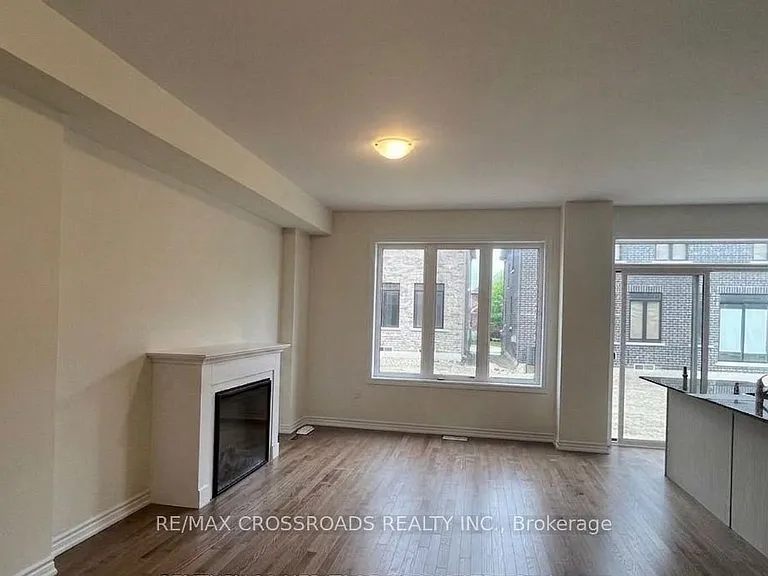 22 Blick Cres — Photo 2