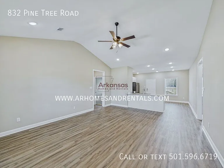 832 Pine Tree Rd — Photo 3