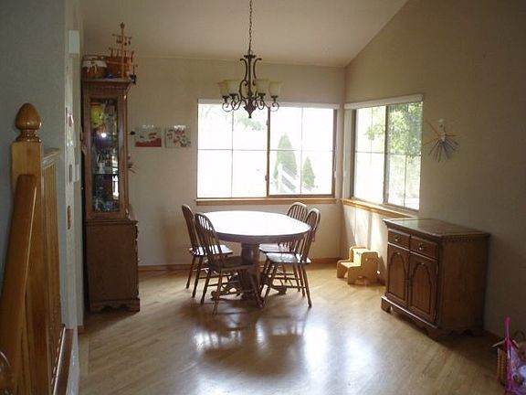 3rd image of 2513 Ravenwood Ln