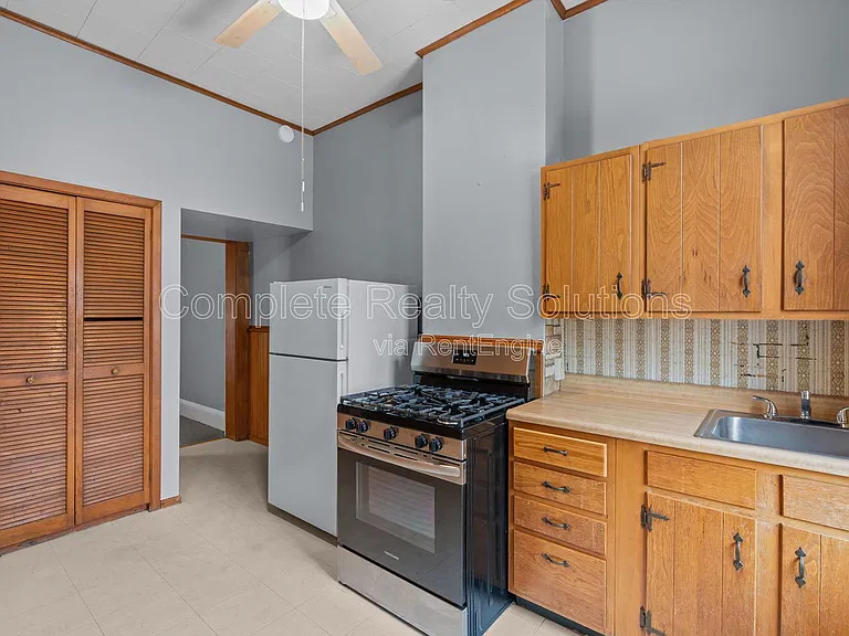 1210 Lynch St #A — Photo 6