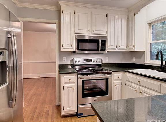 3rd image of 309 Royal Grant Dr