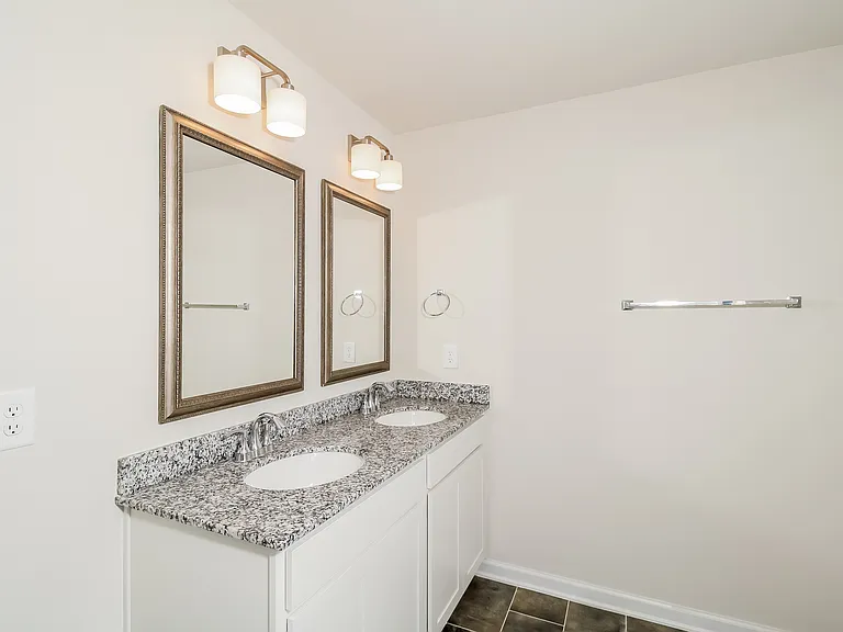 323 Longstone Ct — Photo 5