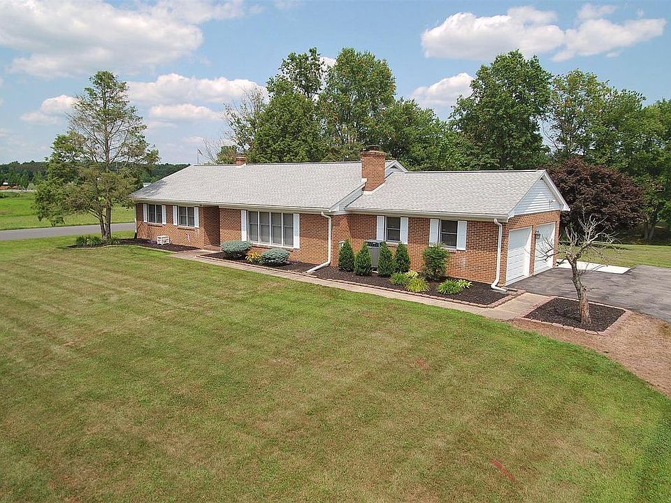 1st image of 30 Valerie Dr